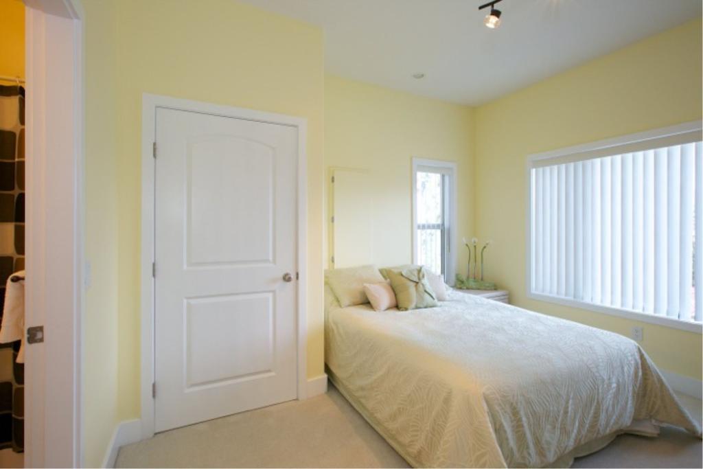 Lake Okanagan Bed And Breakfast เวสต์ เคโลว์นา ห้อง รูปภาพ